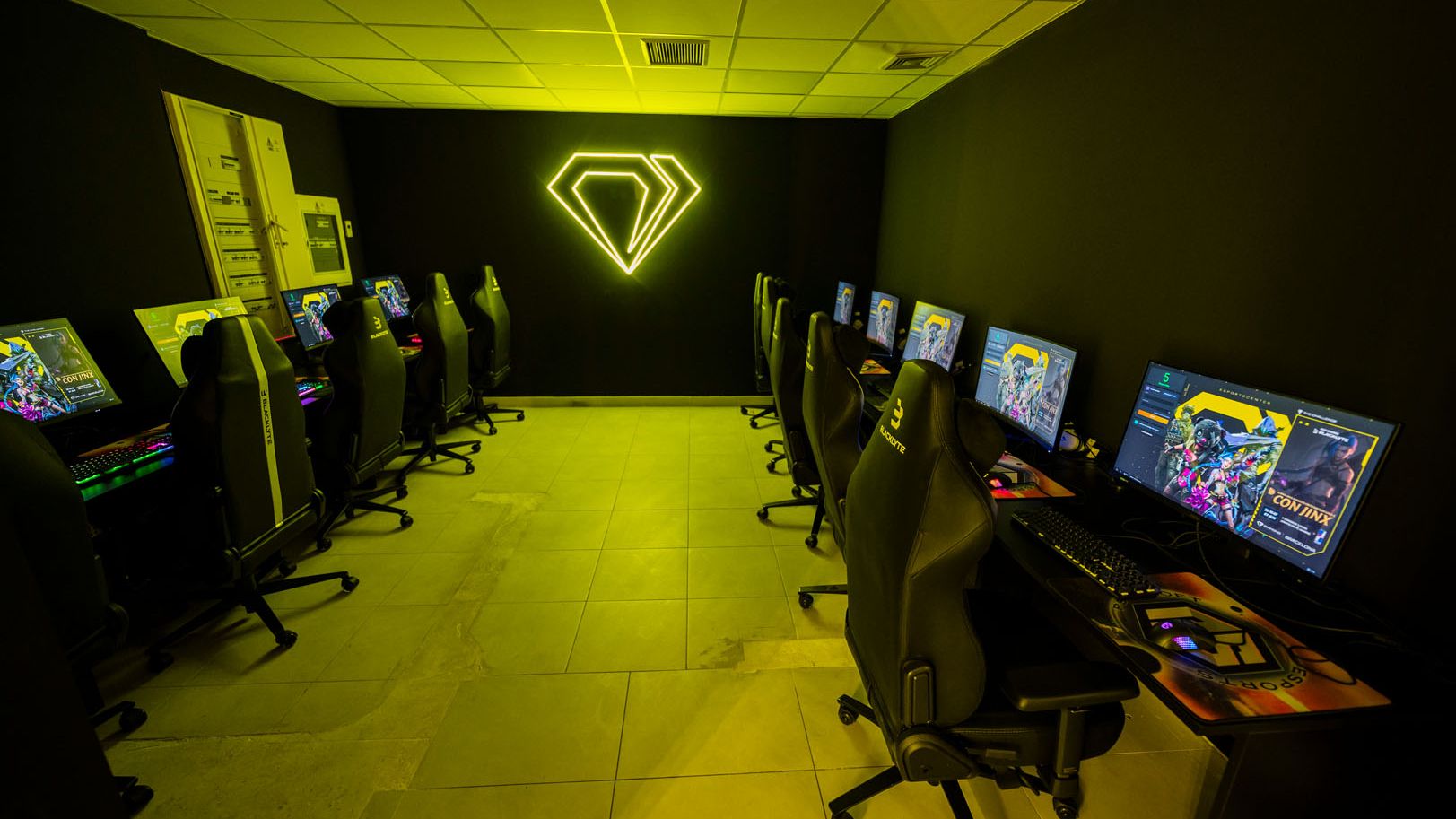 Open Zone - Blacklyte chairs